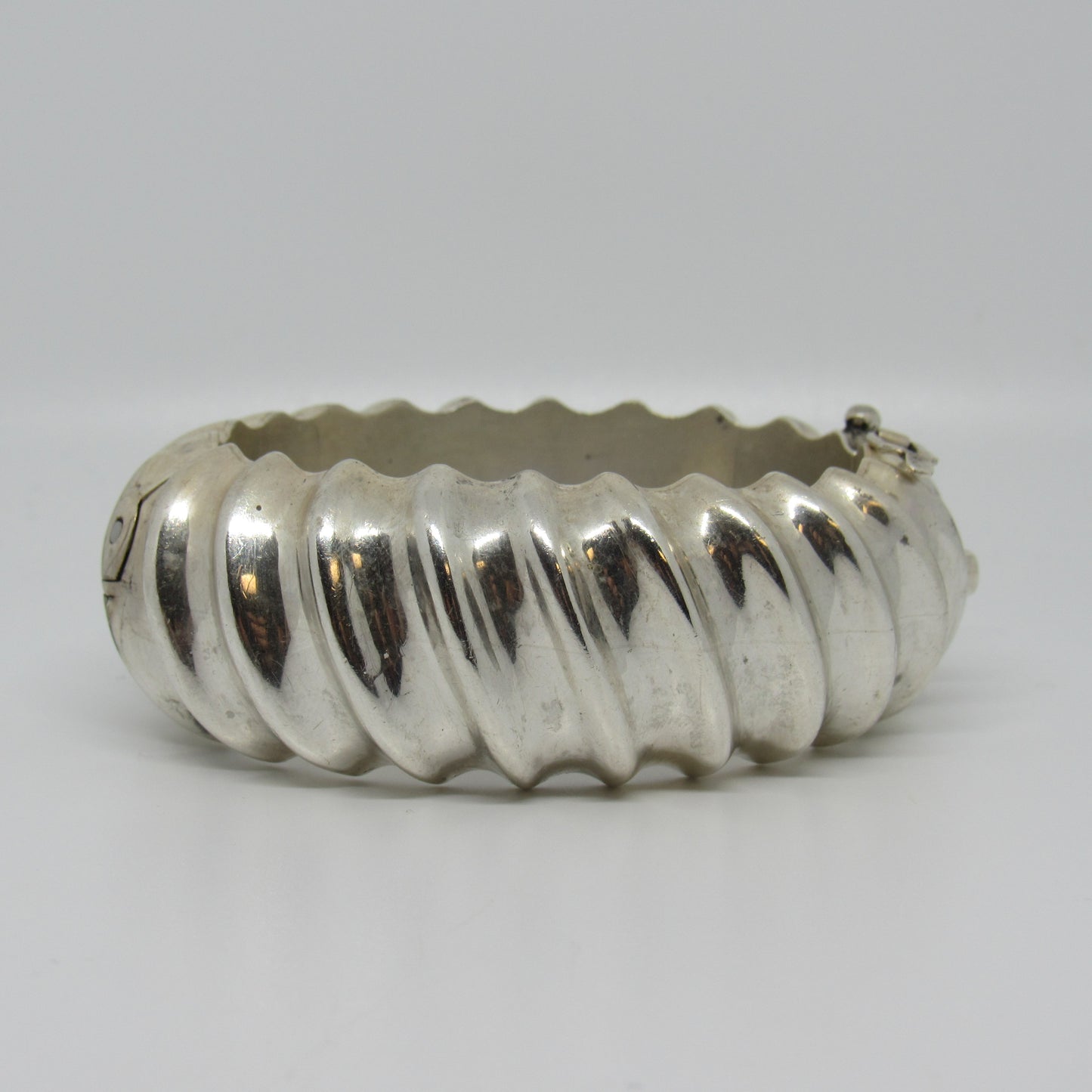 Vintage Bayanihan Sterling Silver Modernist Heavy Chunky Bangle Hinged Bracelet