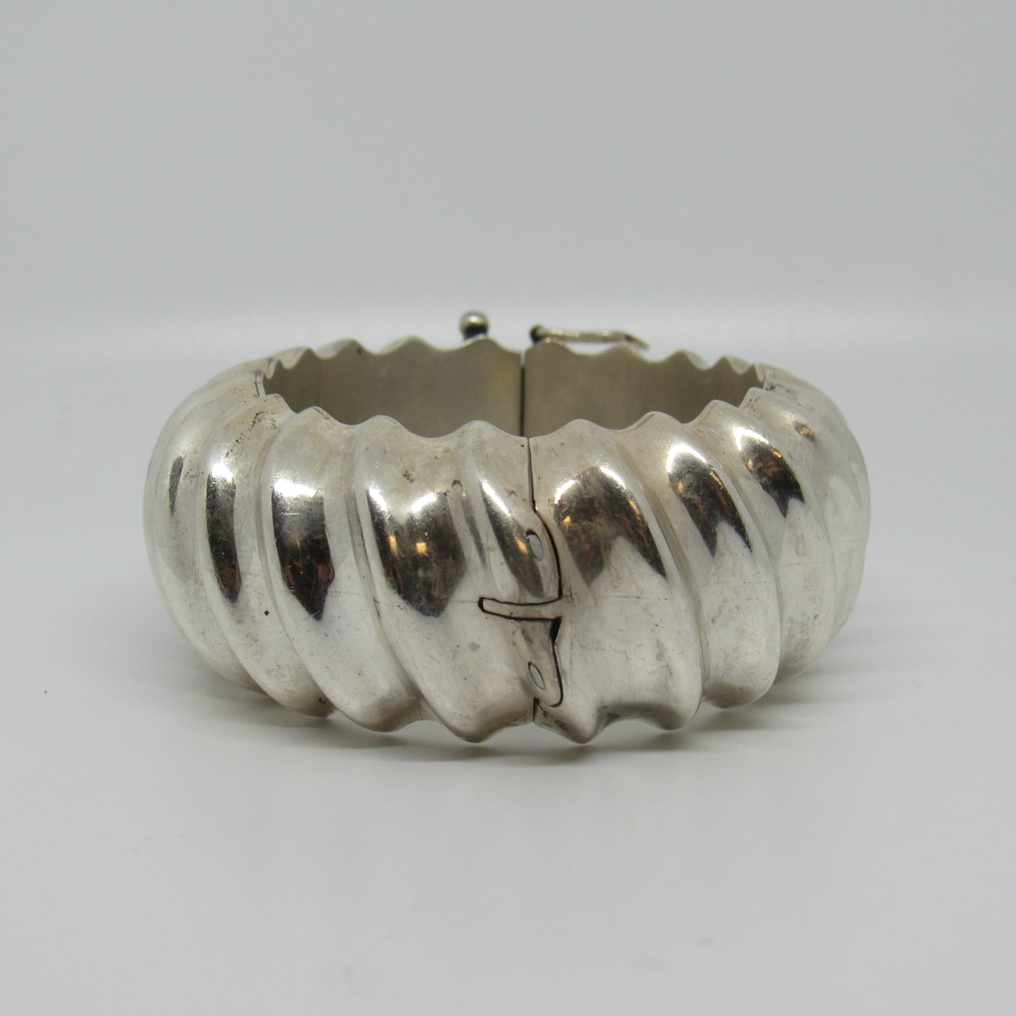 Vintage Bayanihan Sterling Silver Modernist Heavy Chunky Bangle Hinged Bracelet
