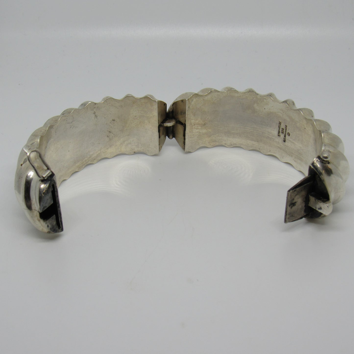Vintage Bayanihan Sterling Silver Modernist Heavy Chunky Bangle Hinged Bracelet