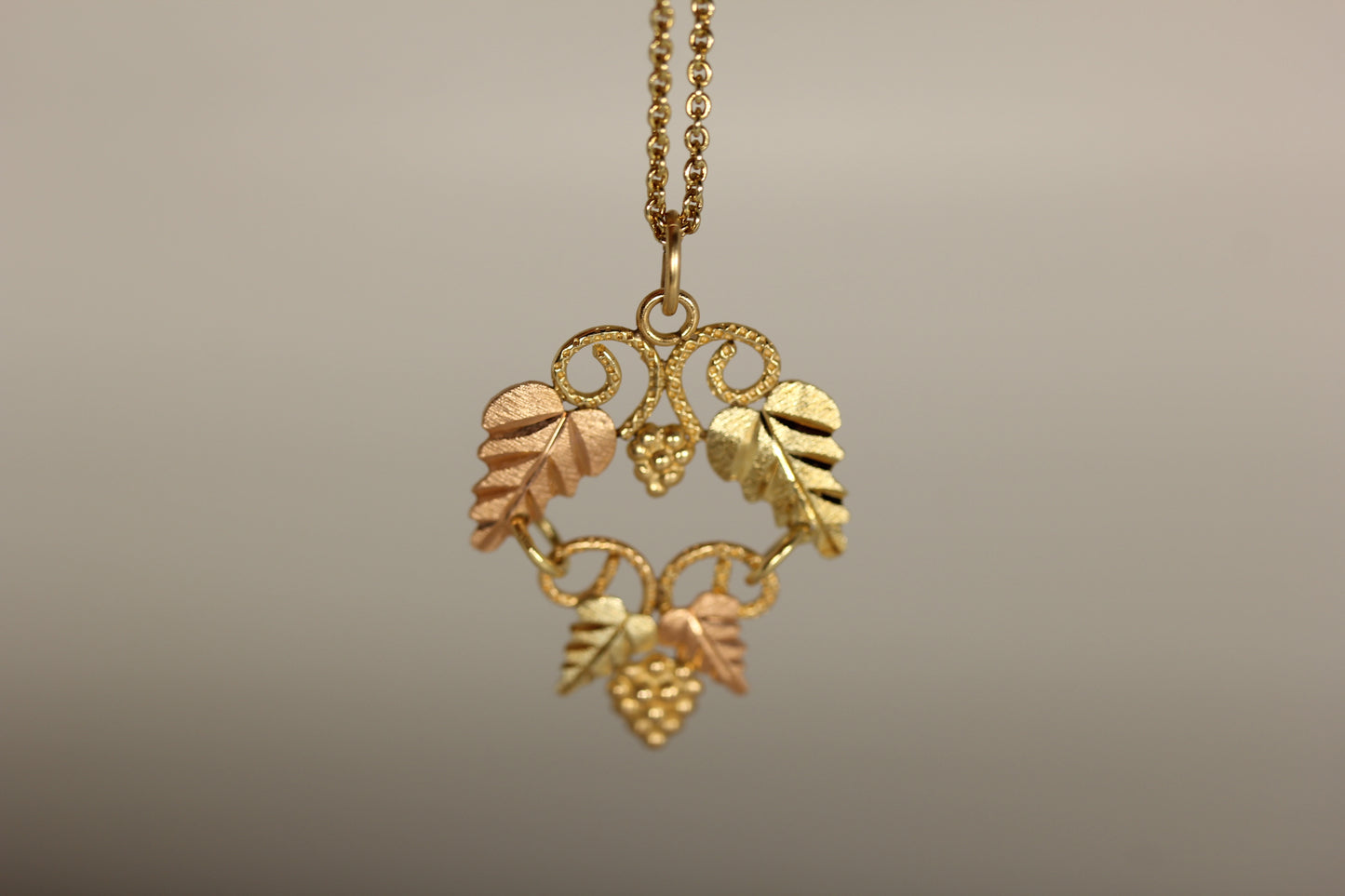 10k Tri Color Black Hills Gold Coleman Co CCO Grapes & Leaves Pendant