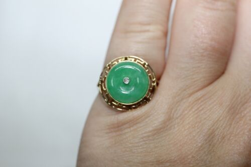 14k Yellow Gold Greek Key Design Round Green Jade Ring - Size 6.5