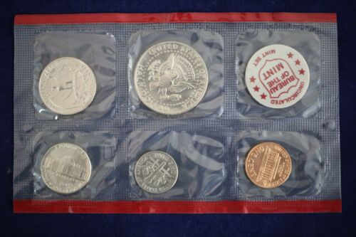 1972 P&D Uncirculated U.S. Mint Set w/ Original Packaging