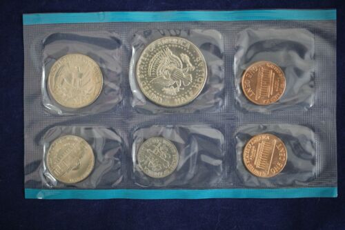 1972 P&D Uncirculated U.S. Mint Set w/ Original Packaging