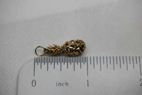 14k Yellow Gold Diamond Cut Pineapple Pendant Charm
