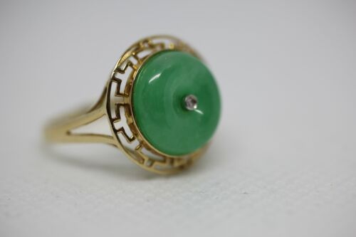 14k Yellow Gold Greek Key Design Round Green Jade Ring - Size 6.5