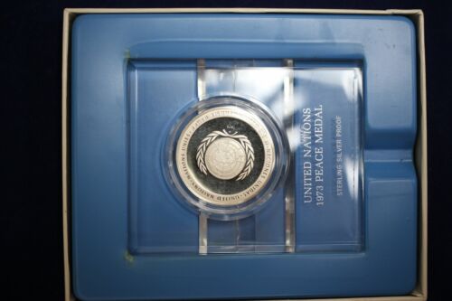 1973 United Nations Sterling Silver Peace Medal w/ Stand, Box & Papers