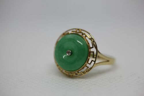 14k Yellow Gold Greek Key Design Round Green Jade Ring - Size 6.5