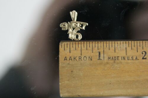 14k Yellow Gold Sweet 16 Charm Pendant - .74 Grams