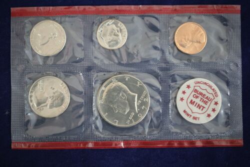 1972 P&D Uncirculated U.S. Mint Set w/ Original Packaging