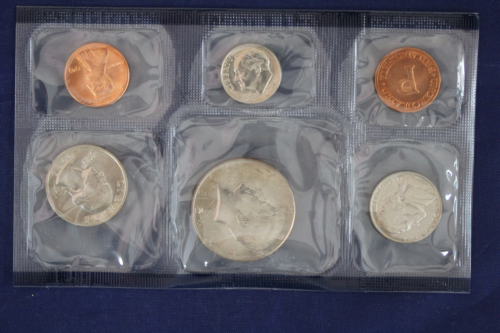 1985 P&D U.S. Mint Uncirculated Coin Set w/ Original Packaging