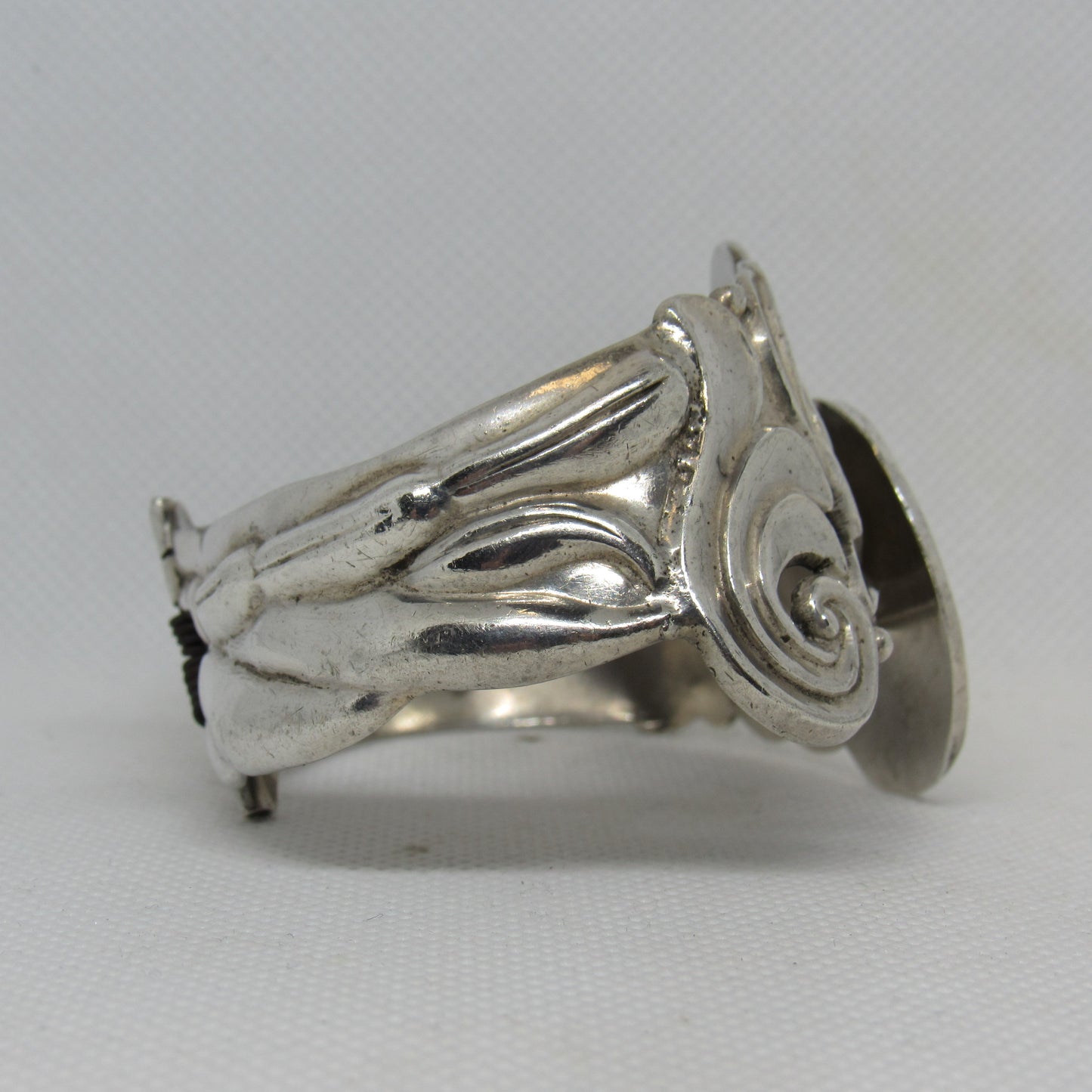 Vintage Modernist Taxco Alfredo Villasana Sterling Silver Hinged Clamper Bracelet