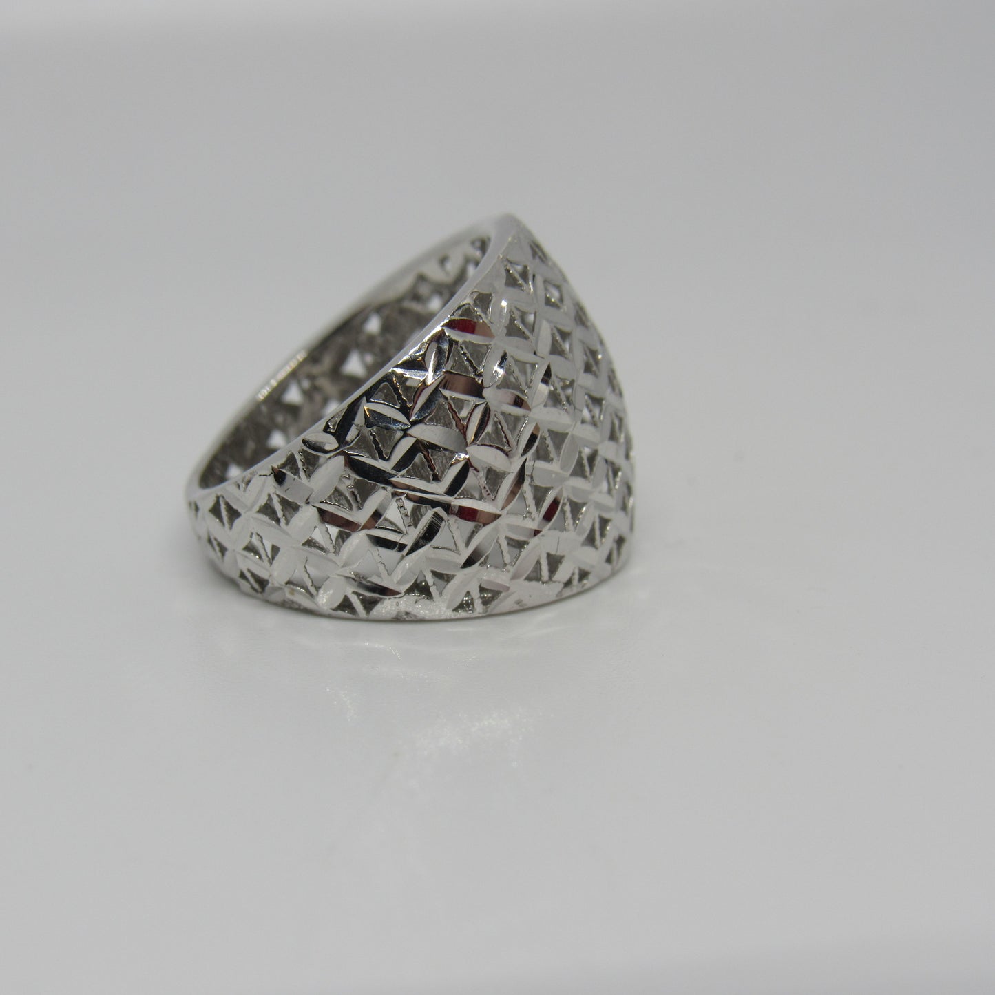 14k White Gold Ring Band Wide Face Etched Triangles AK Turkey - Size 6