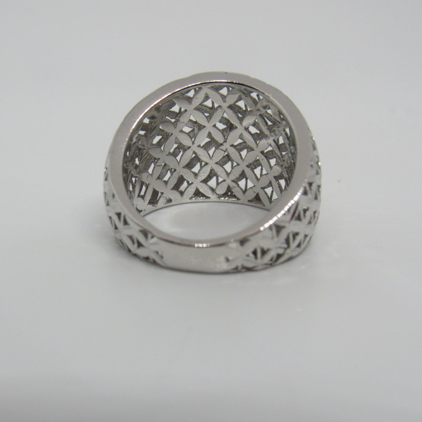 14k White Gold Ring Band Wide Face Etched Triangles AK Turkey - Size 6