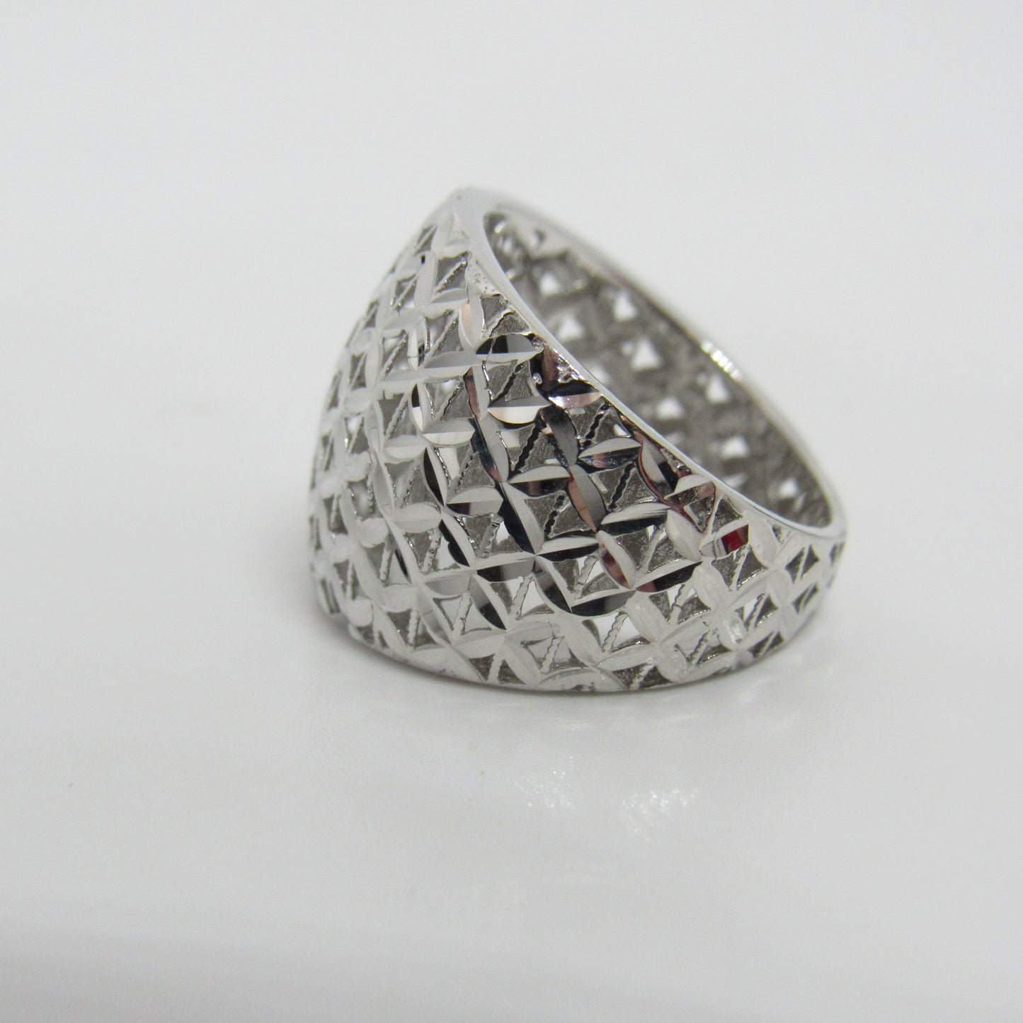14k White Gold Ring Band Wide Face Etched Triangles AK Turkey - Size 6