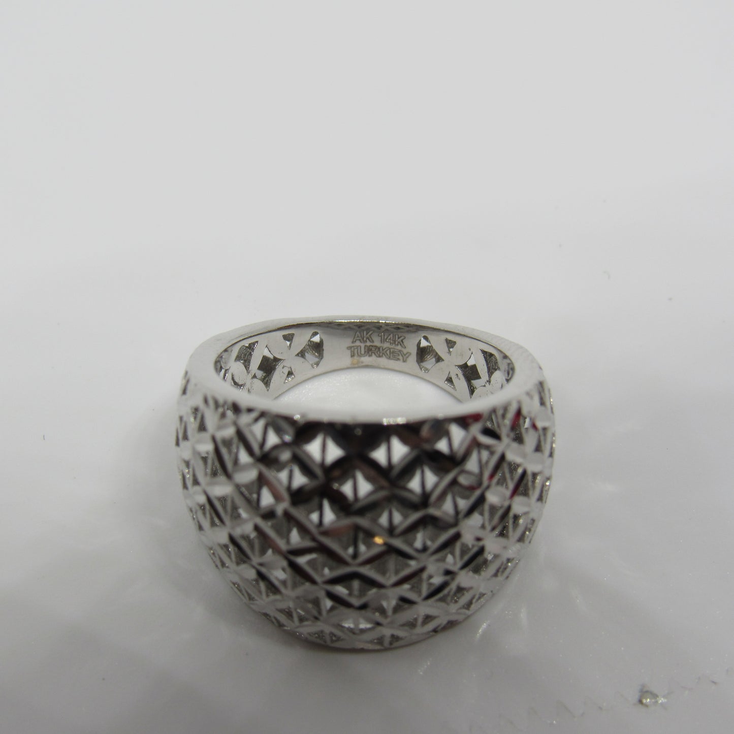 14k White Gold Ring Band Wide Face Etched Triangles AK Turkey - Size 6