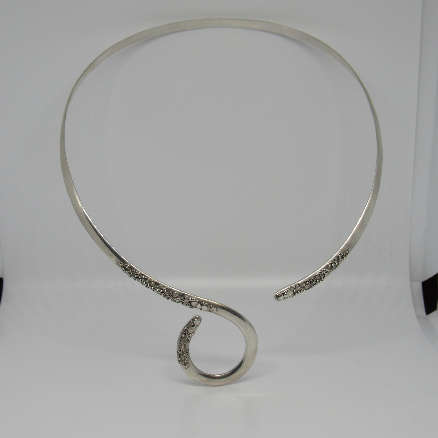 Sarda Sterling Silver Bali Pebbled Swirl Collar Choker S Hook Necklace - 17 inch