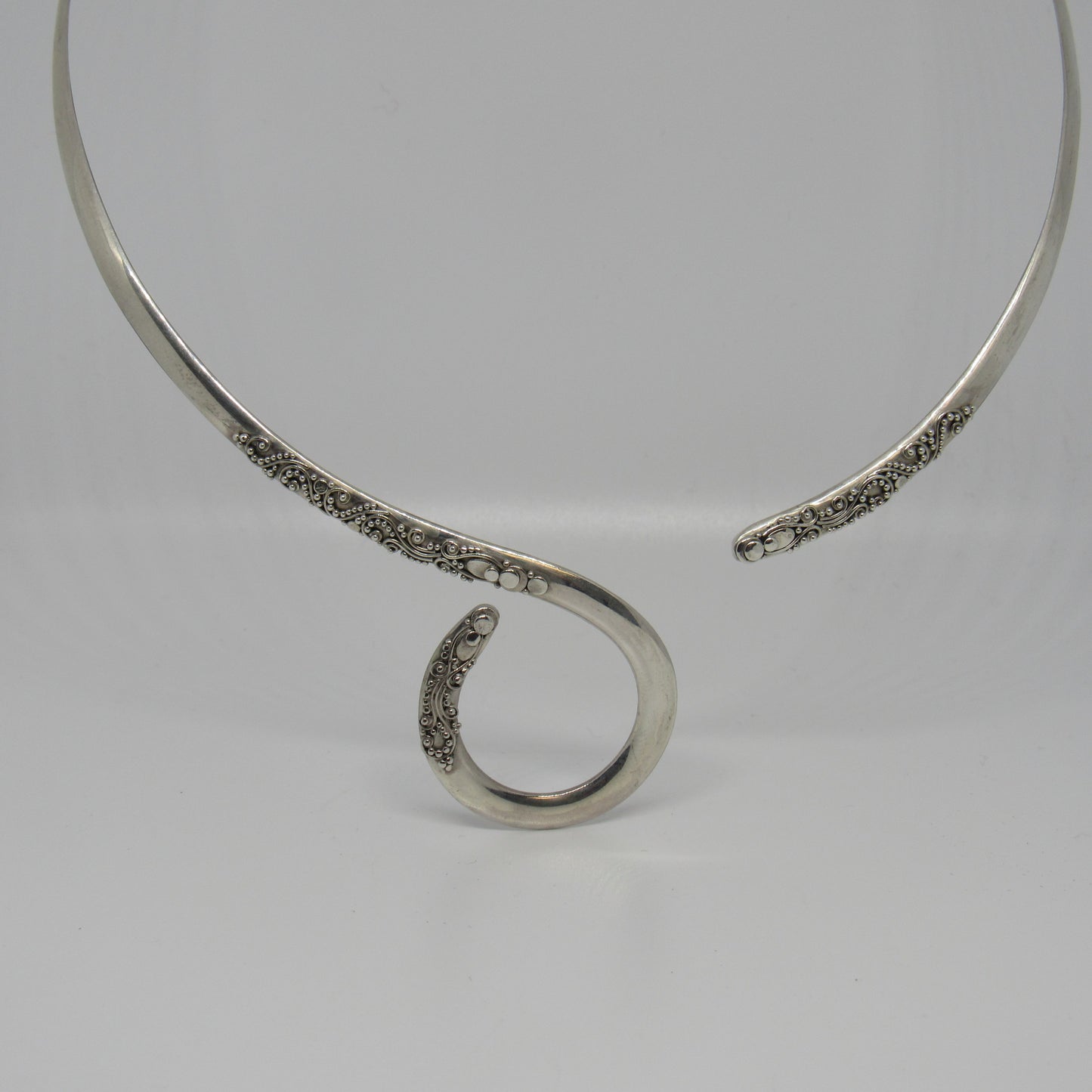 Sarda Sterling Silver Bali Pebbled Swirl Collar Choker S Hook Necklace - 17 inch