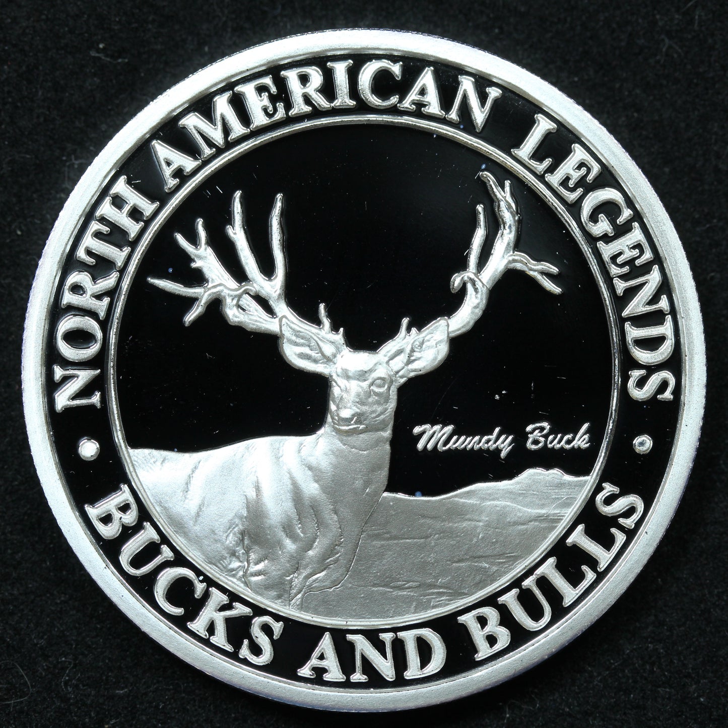 1 oz .999 Fine Silver - North American Hunting Club Bucks & Bulls - Mundy Buck w/ Capsule
