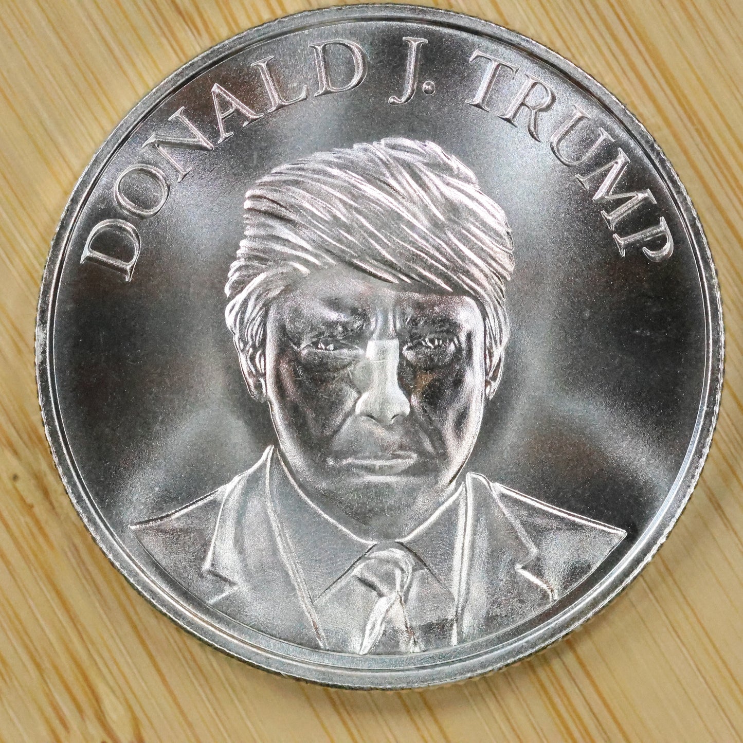 1 oz .999 fine Trump 2020 Silver Round Trump Presidential Seal