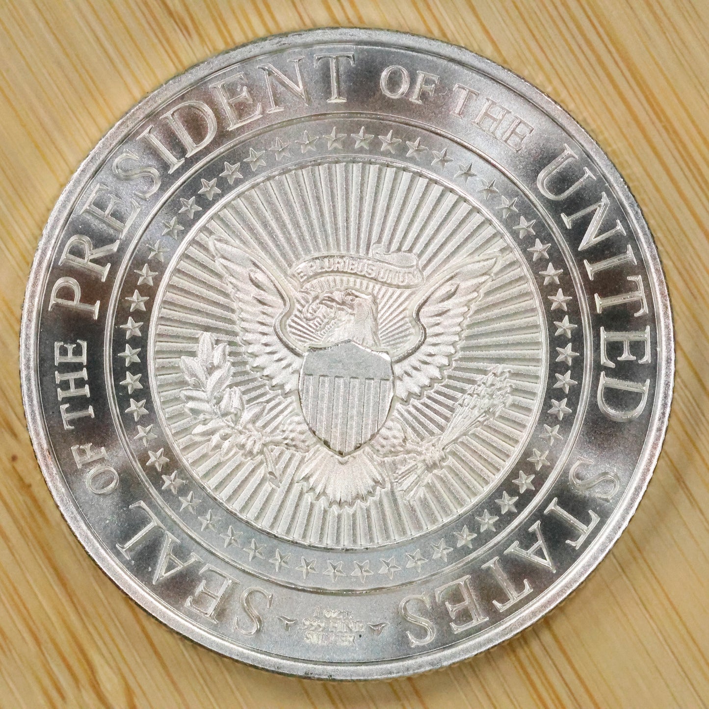 1 oz .999 fine Trump 2020 Silver Round Trump Presidential Seal