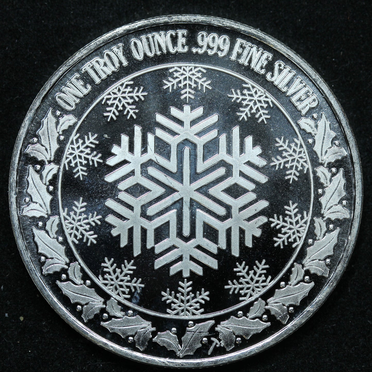 1 oz .999 Fine Silver - Merry Christmas Santa Snowflakes Art Round w/ Capsule