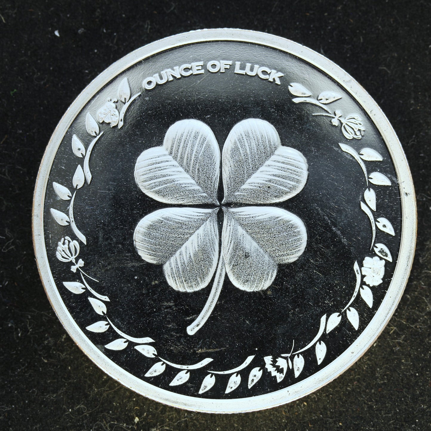 1 oz .999 Fine Silver - 9Fine Mint Ounce of Luck Clover & Horseshoe w/ Capsule