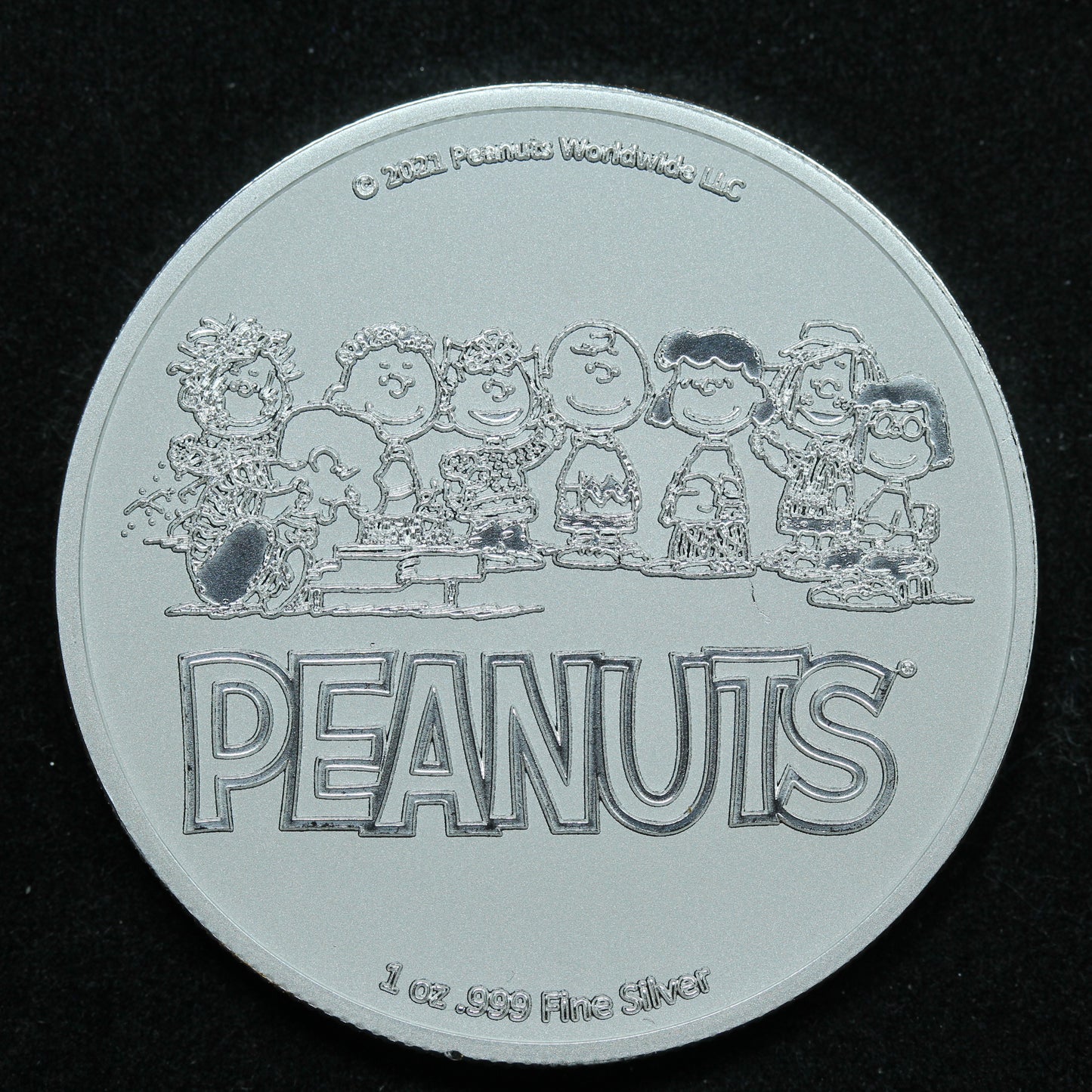 1 oz .999 Fine Silver - Peanuts® Snoopy & Woodstock Christmas Round