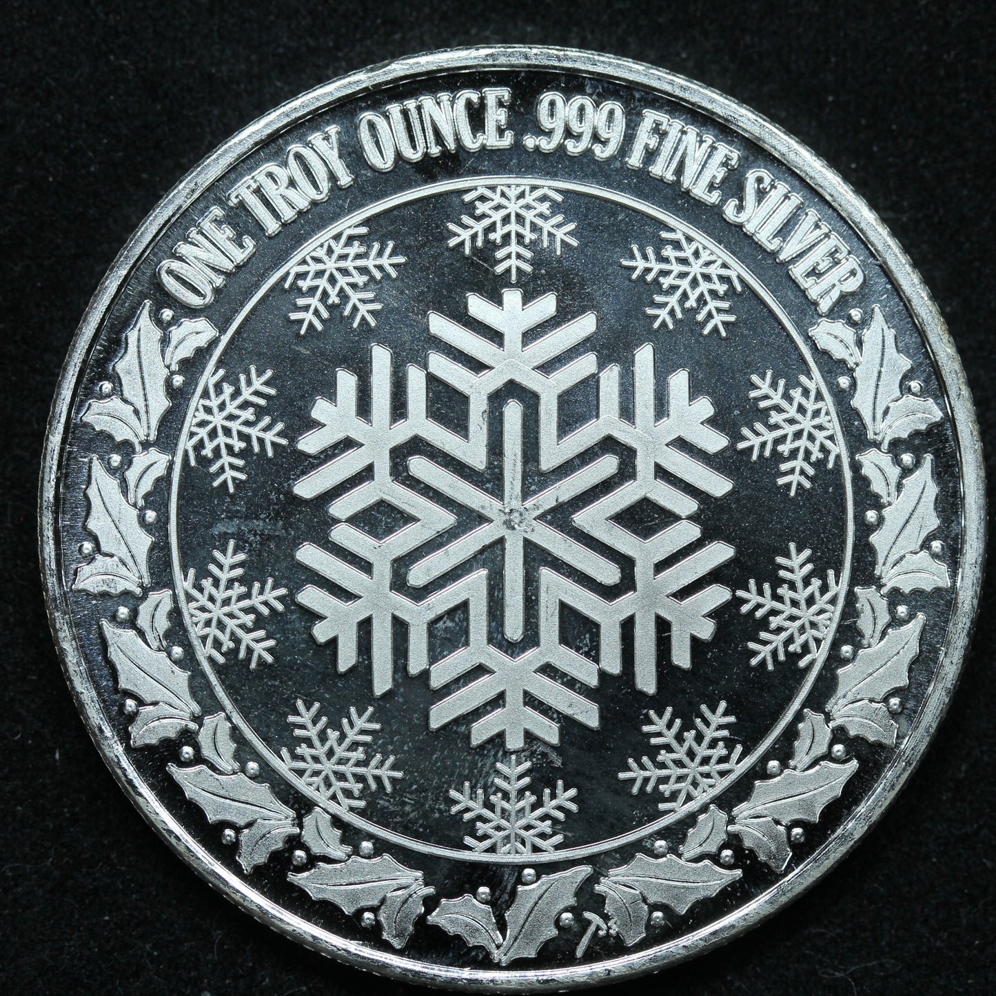 1 oz .999 Fine Silver - Happy Holidays Train Snowflakes Art Round w/ Capsule