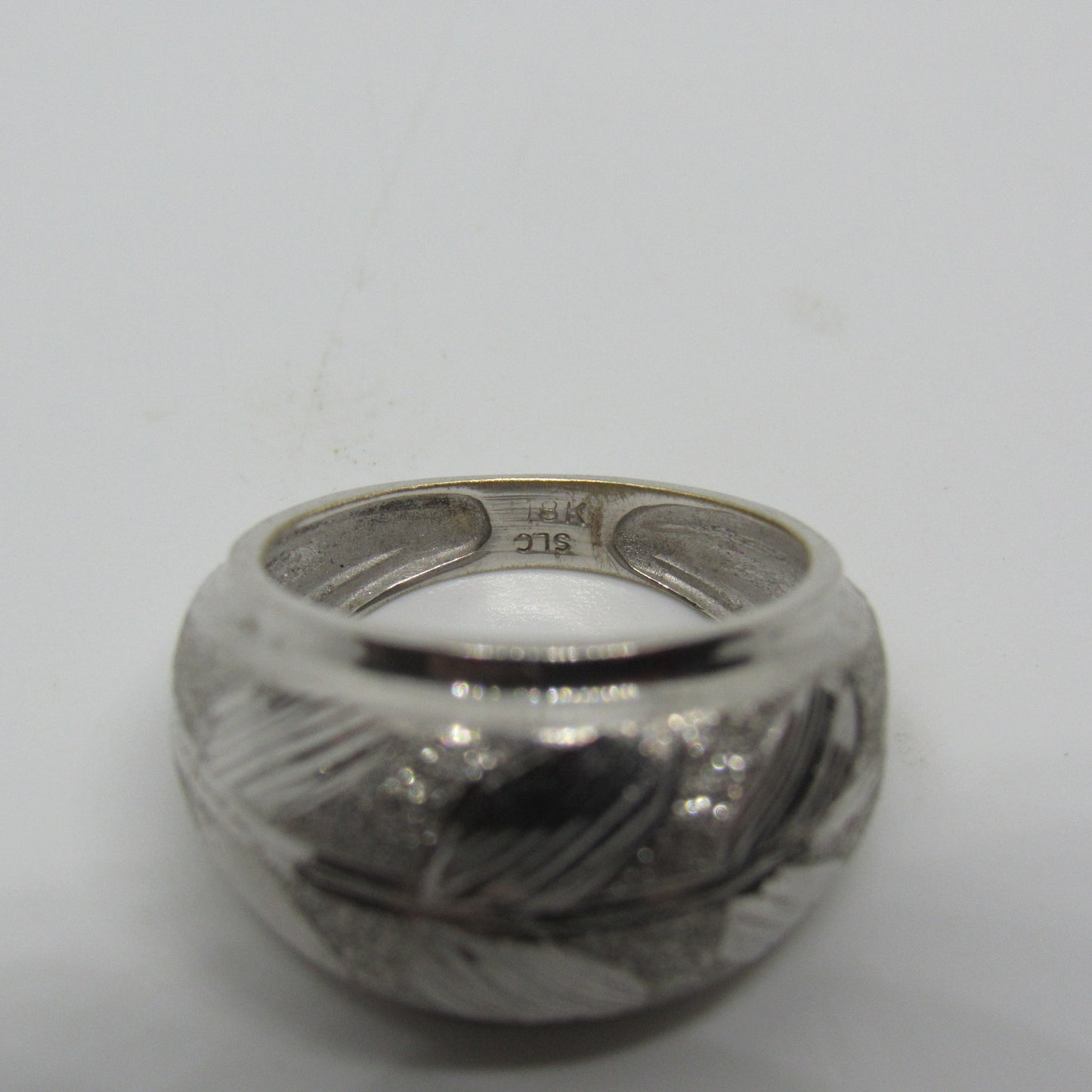 18k White Gold Etched Dome Style Ring - Leaves Vine - Sz 6.25
