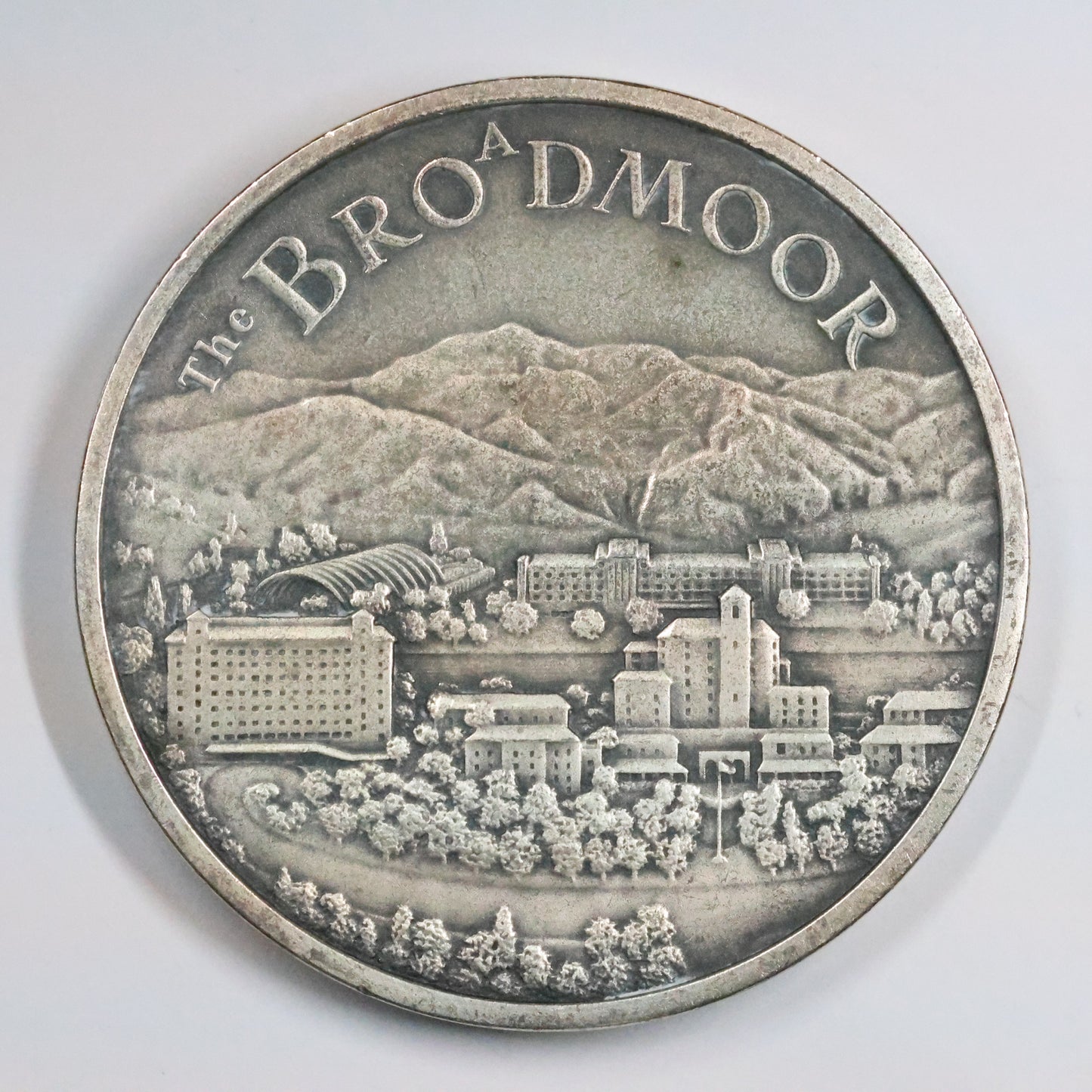 2.68 oz .999 Fine Silver 1975 World Figure Skating The Broadmoor Silver Medal Medallic Art