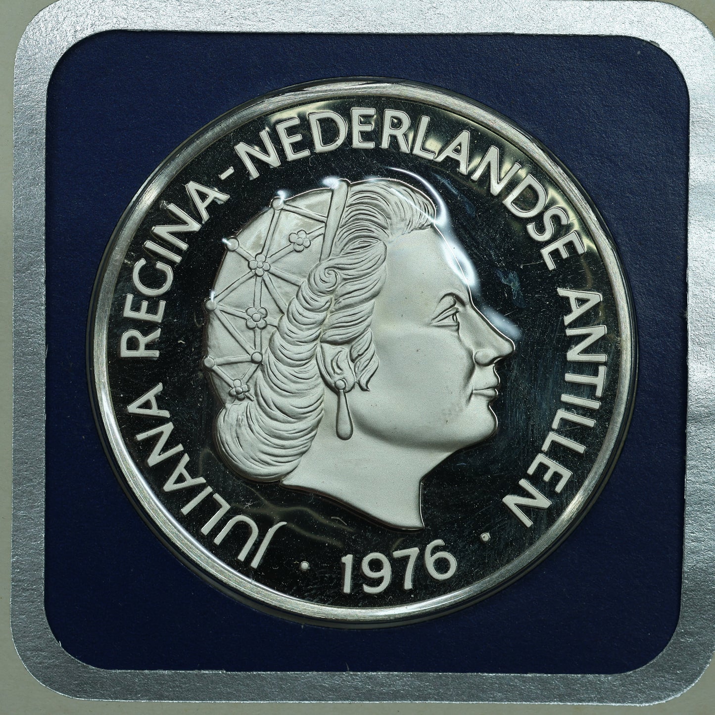 1976 Netherlands Antilles 25 Gulden .925 Fine Silver Coin in Franklin Mint OGP
