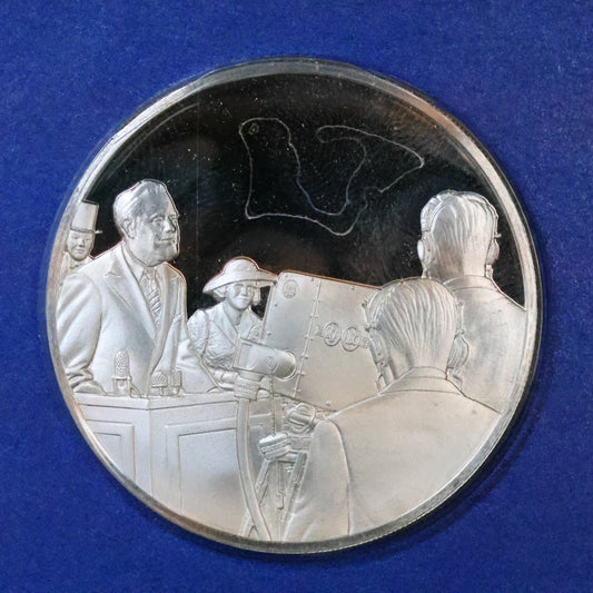 1973 Postmasters of America STERLING SILVER Art Round - No. 48 Progress in Electronics