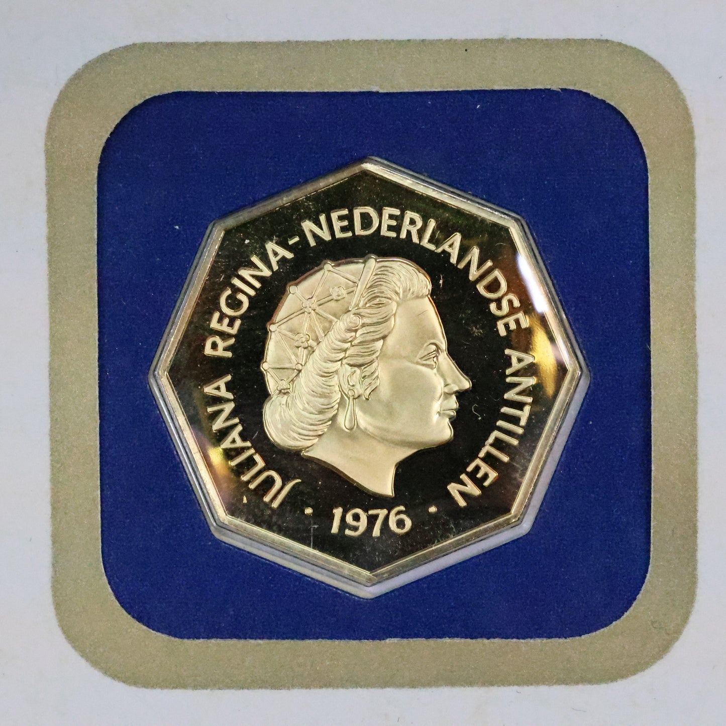 1976 Netherlands Antilles 200 Gulden .900 Fine Gold Coin in Franklin Mint OGP