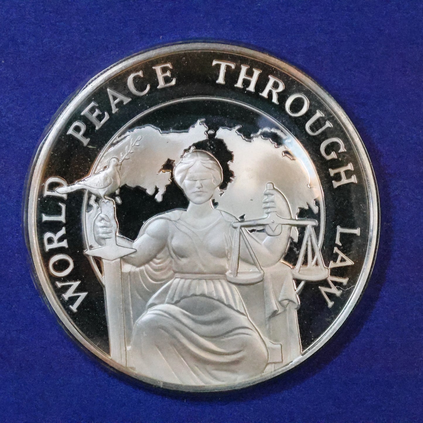 1975 Postmasters of America STERLING SILVER Art Round - No. 20 World Peace Through Law