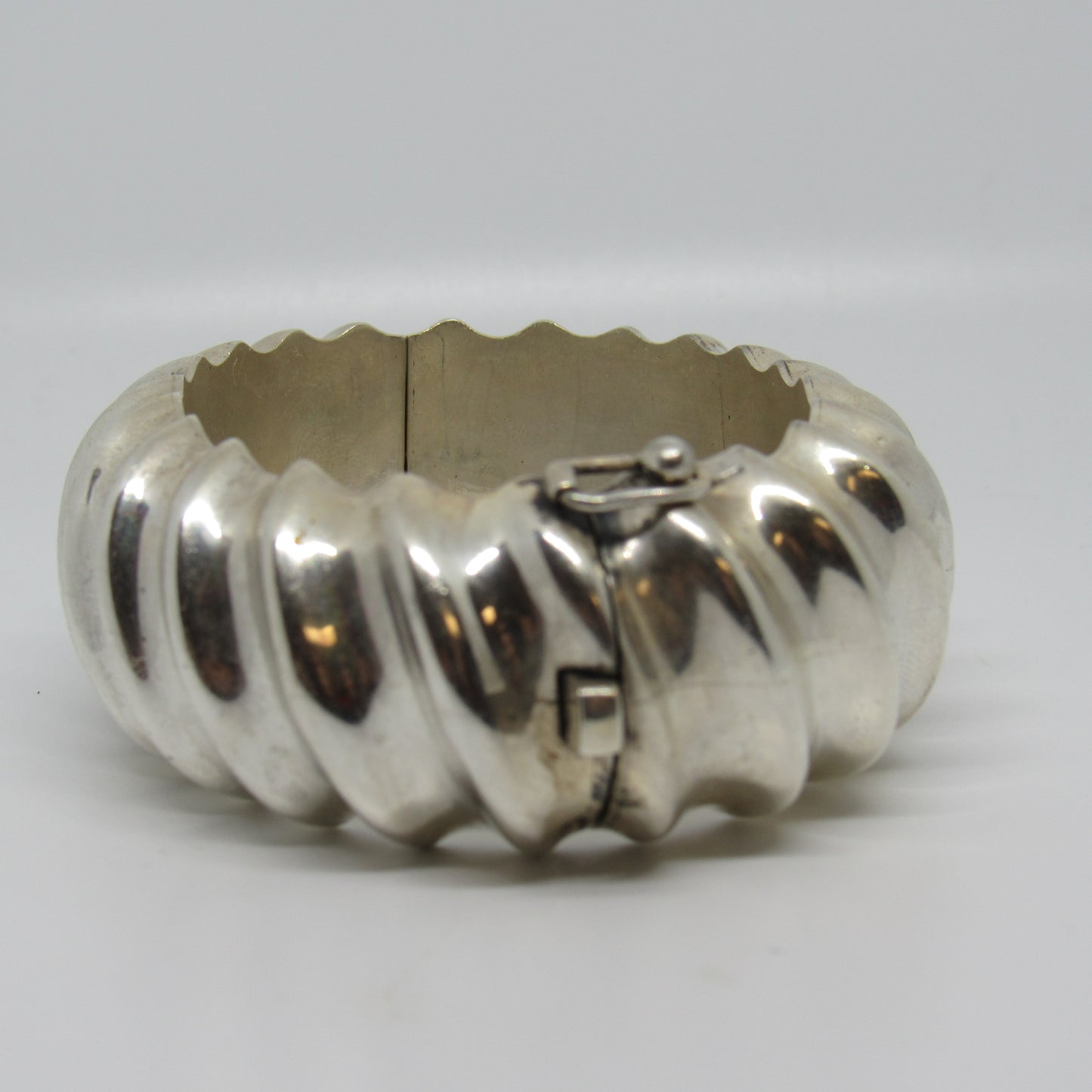 Vintage Bayanihan Sterling Silver Modernist Heavy Chunky Bangle Hinged Bracelet