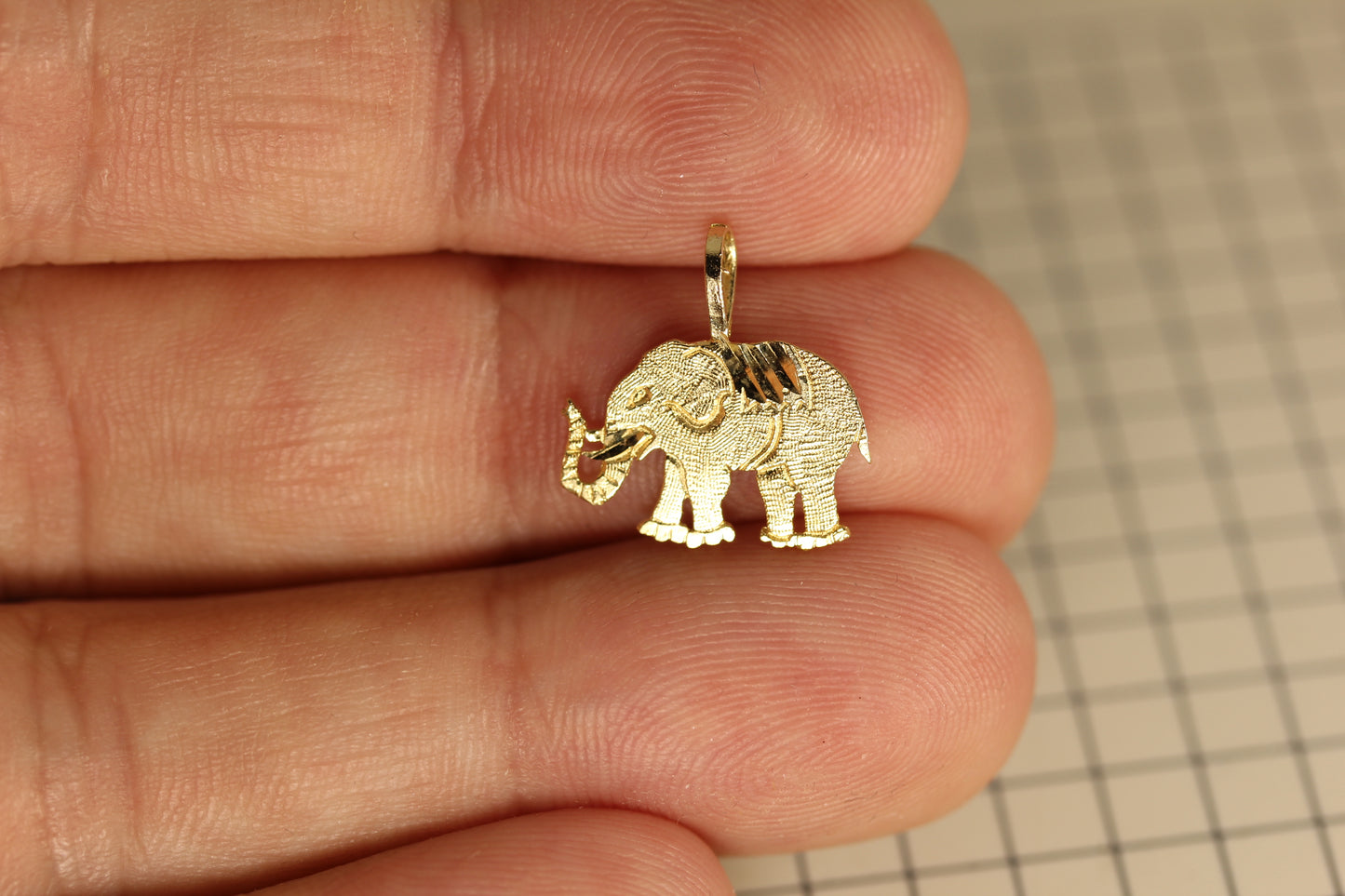 14k Yellow Gold Small Elephant Pendant Charm ~.5"