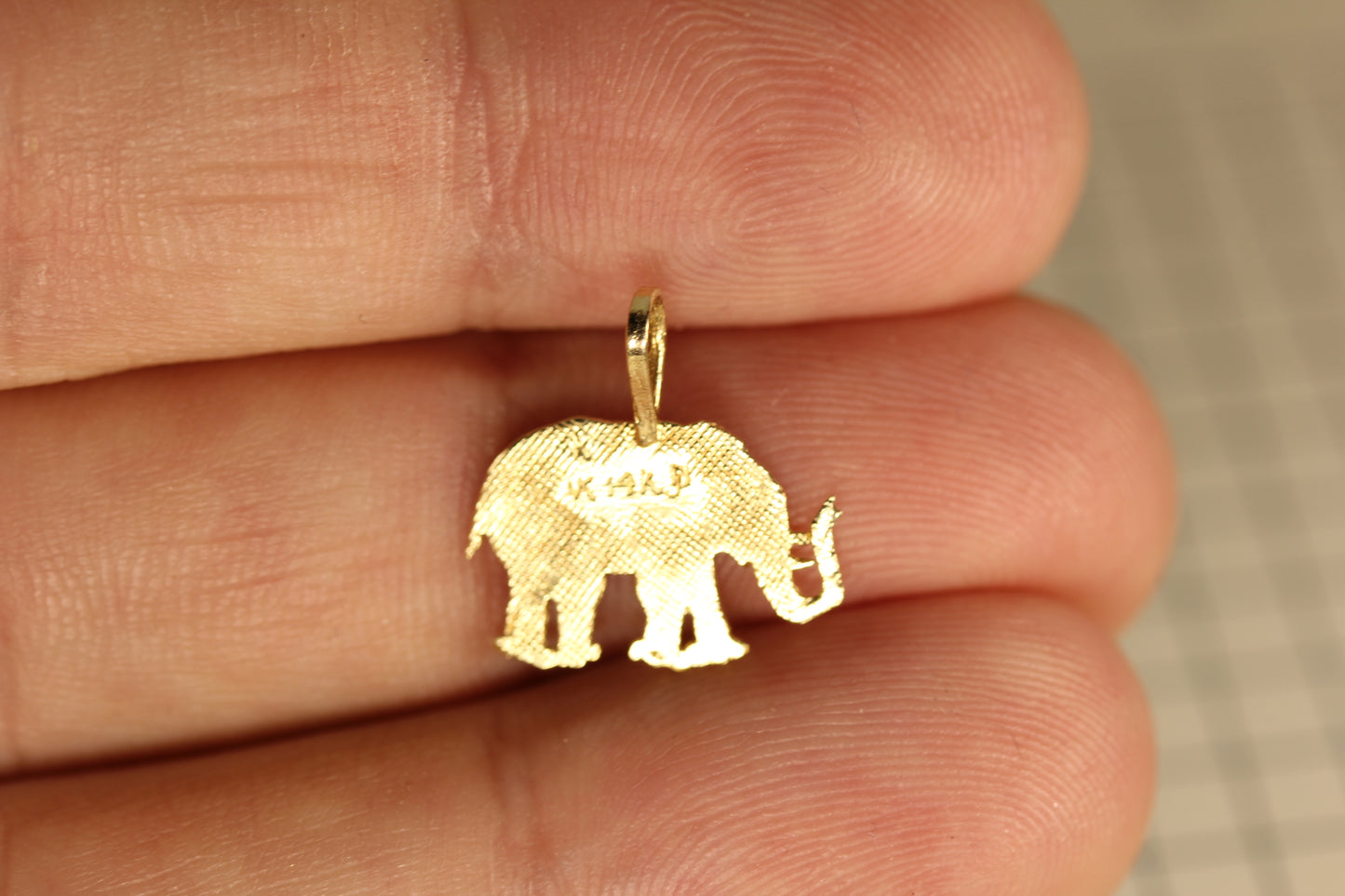 14k Yellow Gold Small Elephant Pendant Charm ~.5"