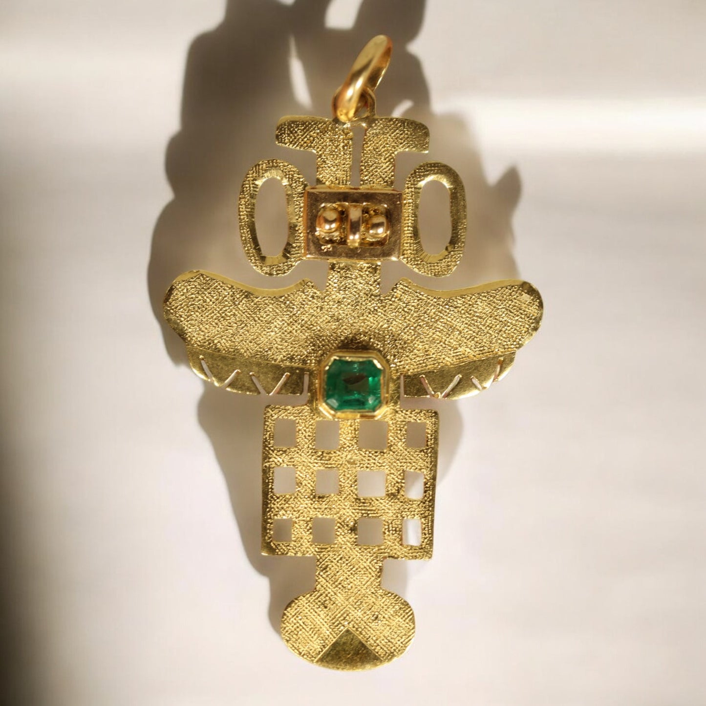 18k Yellow Gold Incan Aztec Mayan God Emerald Pendant Charm ~1.75" 3.3 gr