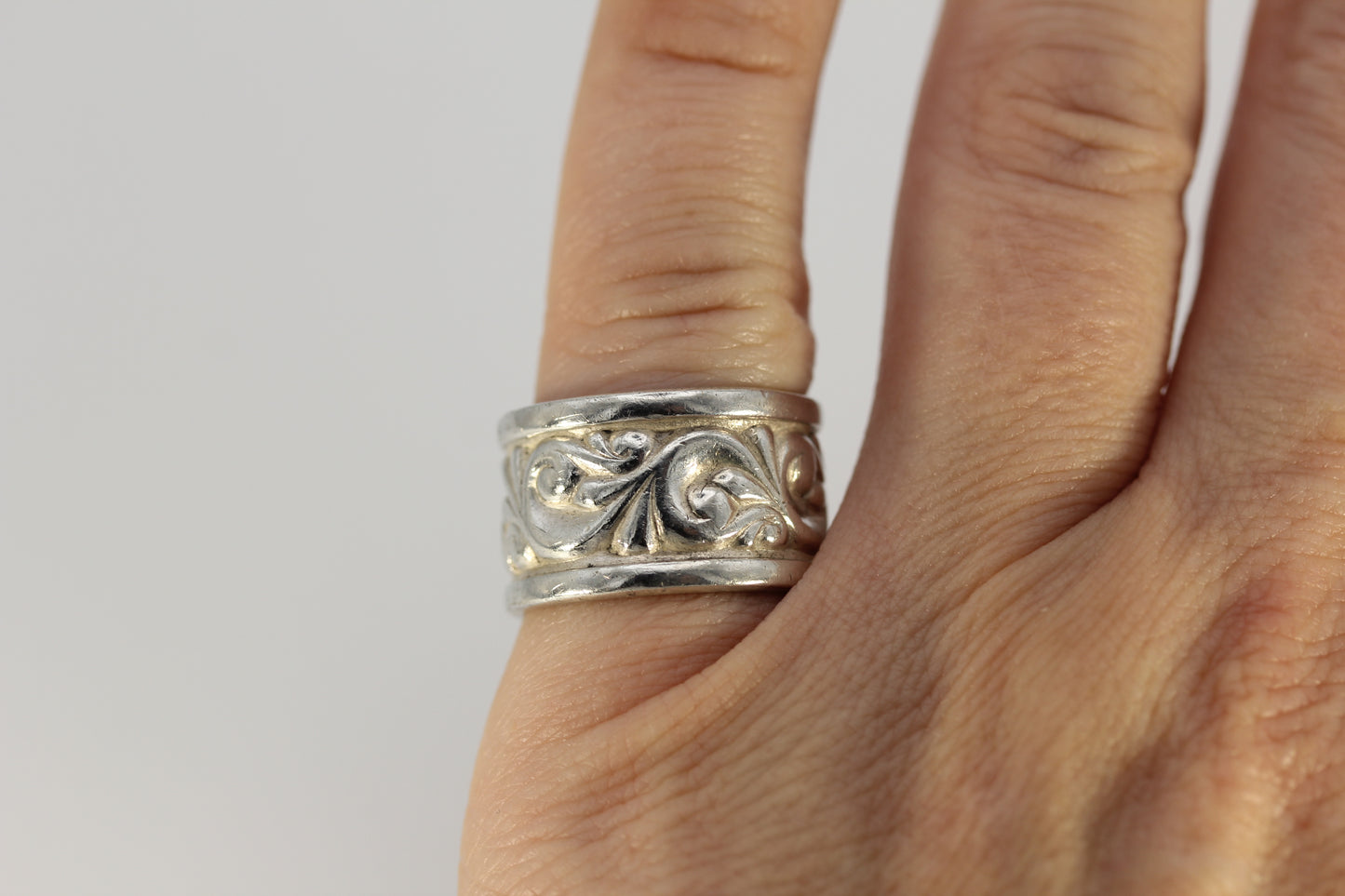 Vintage Sterling Silver 925 Ed Levin Wide Band Scroll Flower Ring Size 7.25