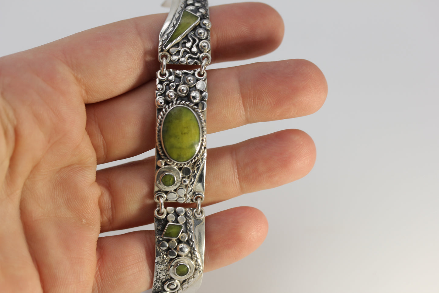 Vintage Victor Yurivilca Green Stone Bracelet ~6 in 23.2 grams