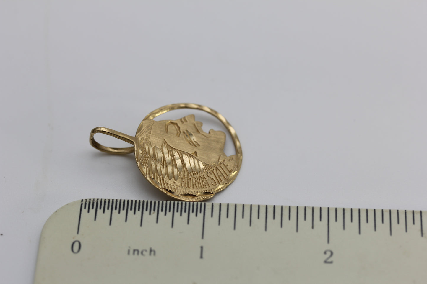 14k Yellow Gold Florida State University Pendant Seminoles 2.6 grams 1 in x 1.25 in
