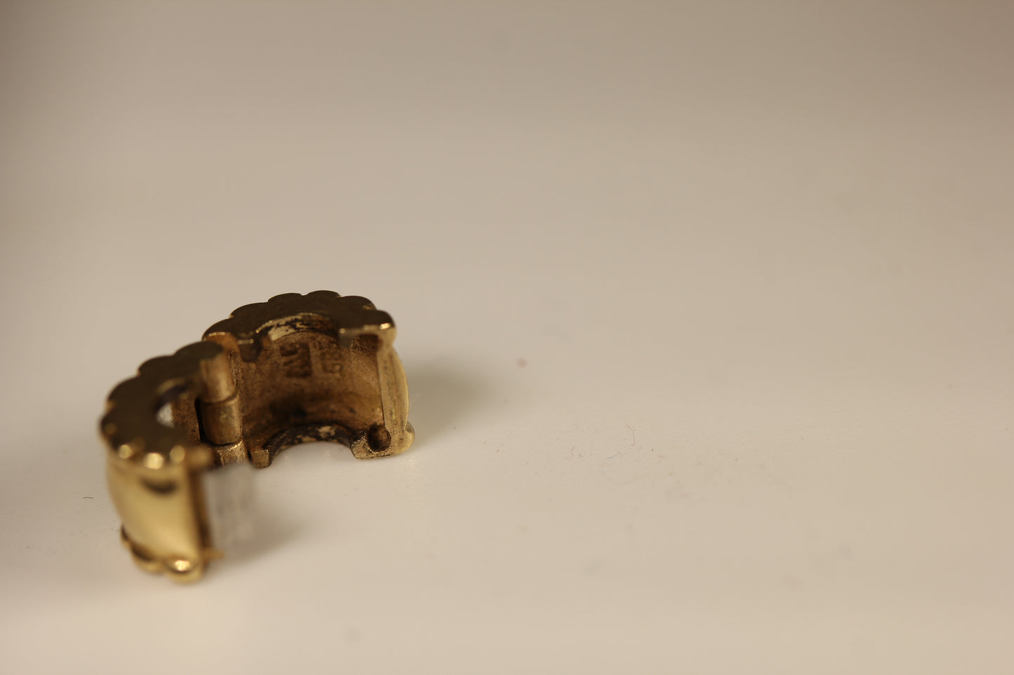 Pandora 14k Gold Whisper Beveled Clip Charm Retired - #750256