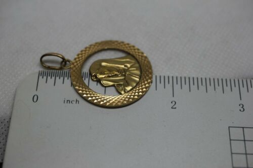 18k Yellow Gold Round Virgin Mary Pendant