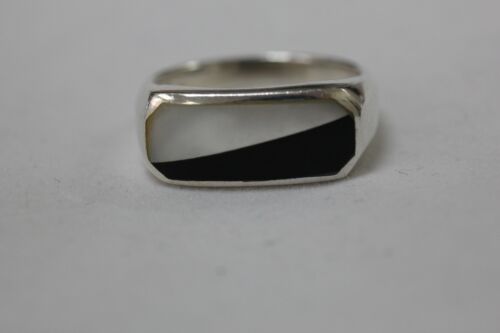 Sterling Silver 925 Mother of Pearl and Onyx Inlay Ring - Size ~7.75