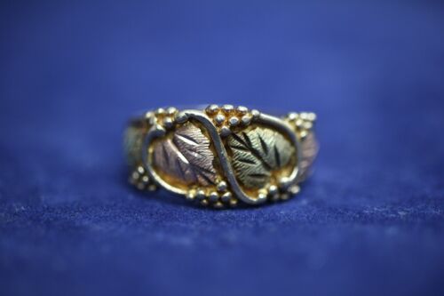 Vintage Landstroms Black Hills Gold 10k Gold Grape Leaf Band Ring - Sz 9.75