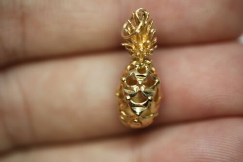 14k Yellow Gold Diamond Cut Pineapple Pendant Charm