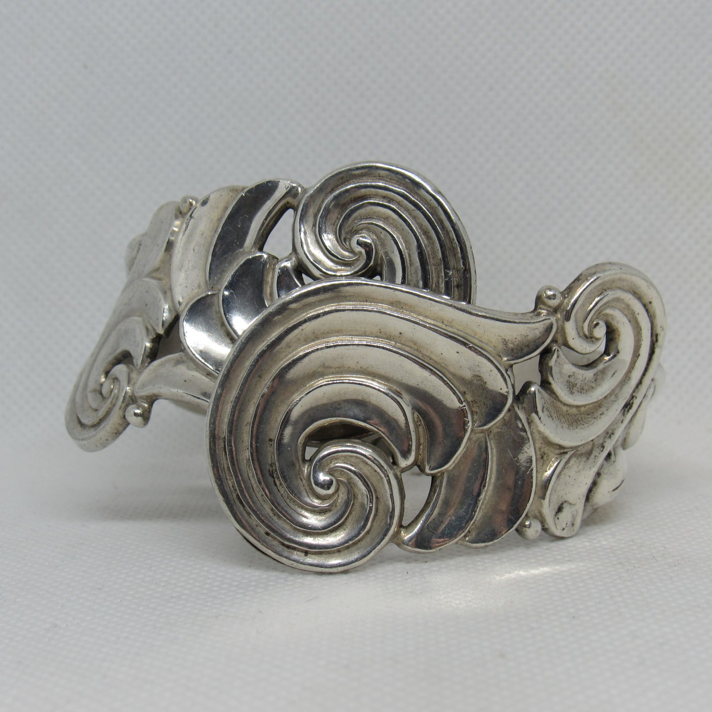 Vintage Modernist Taxco Alfredo Villasana Sterling Silver Hinged Clamper Bracelet