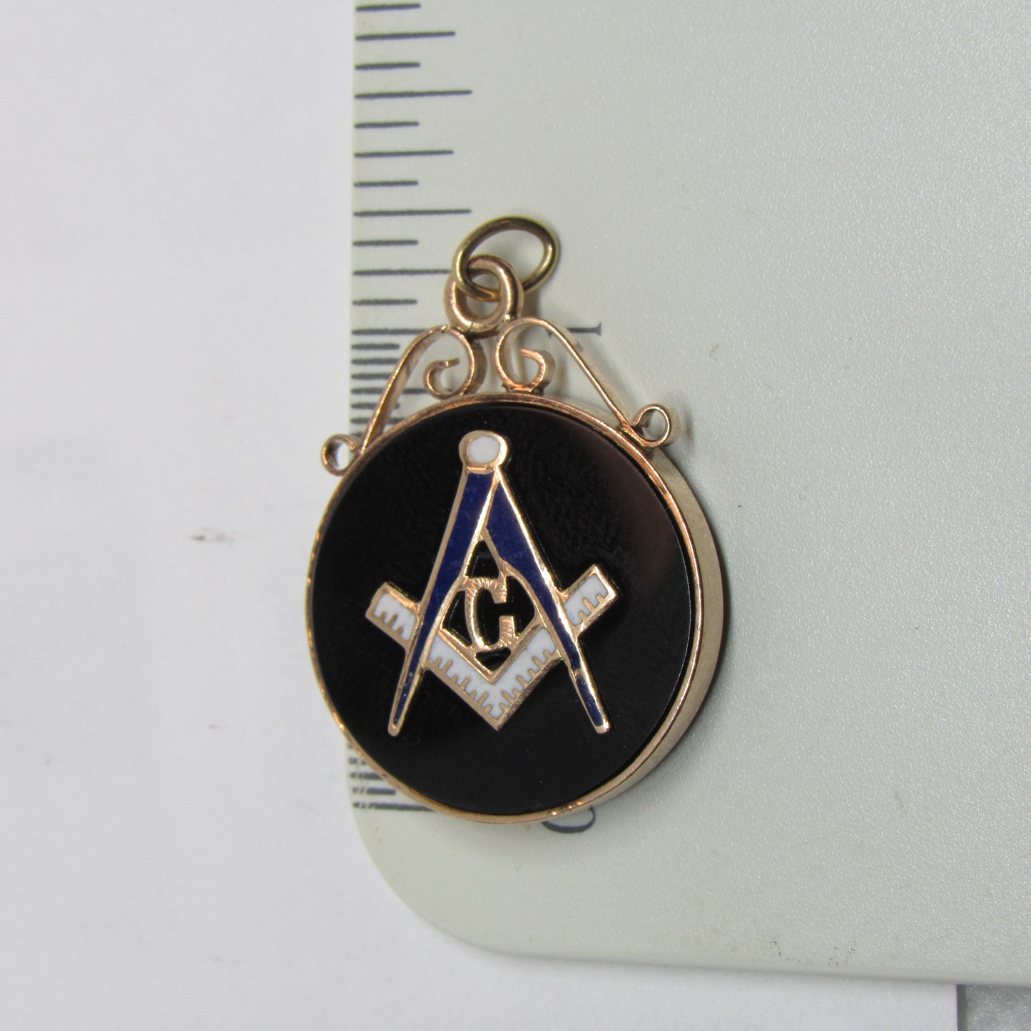 10K Yellow Gold Round Onyx Freemason Masonic Pendant - 1.25 inch