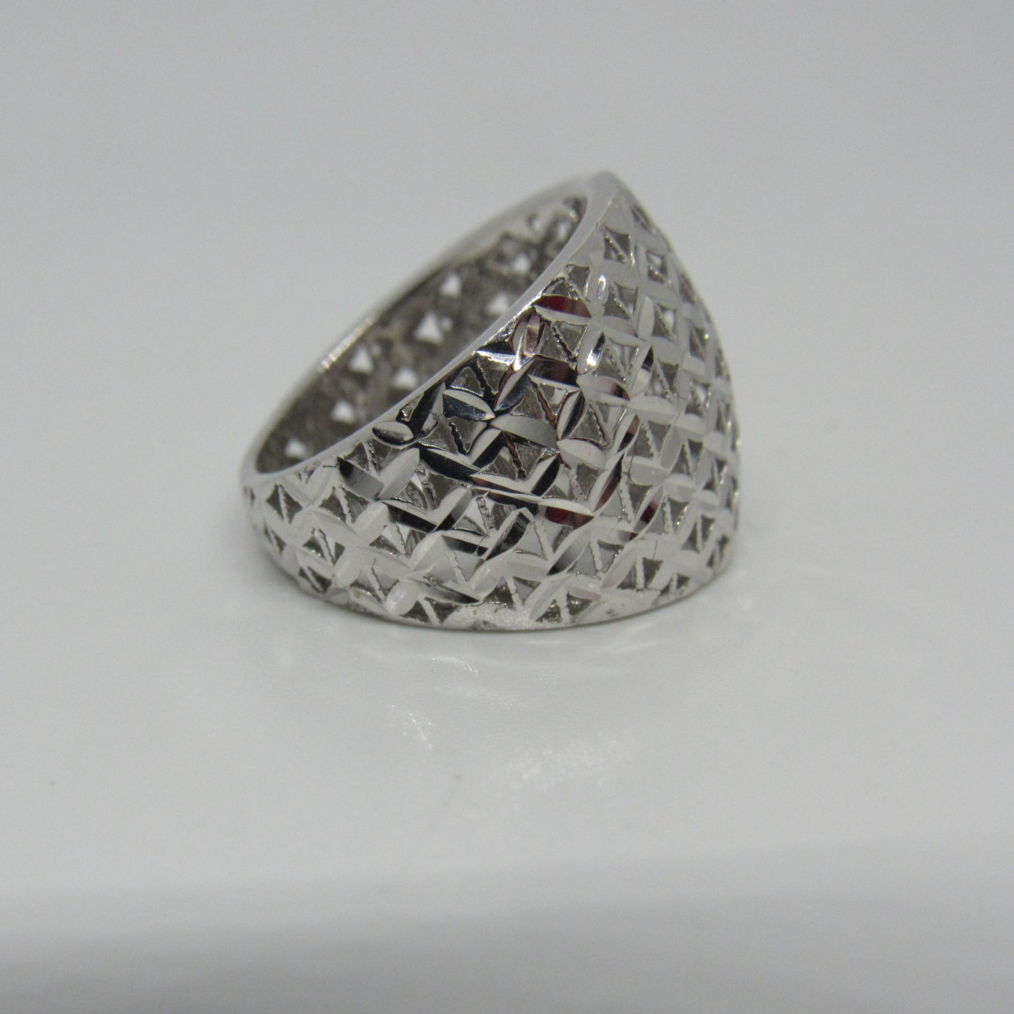 14k White Gold Ring Band Wide Face Etched Triangles AK Turkey - Size 6