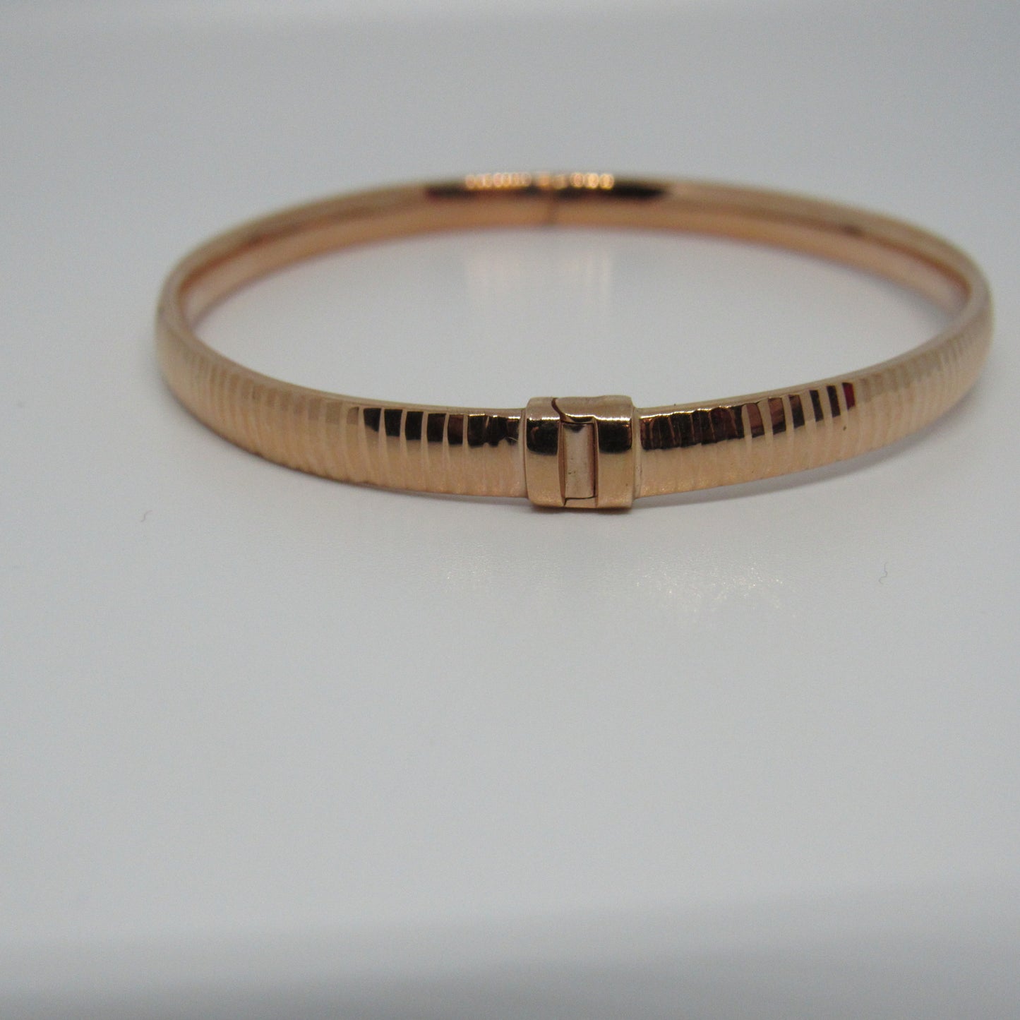 14K Rose Gold Turkey Ribbed Hinged Bangle Style Bracelet - 7.5 in